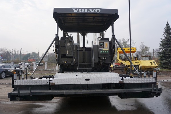沃尔沃 沥青摊铺机 abg 7820